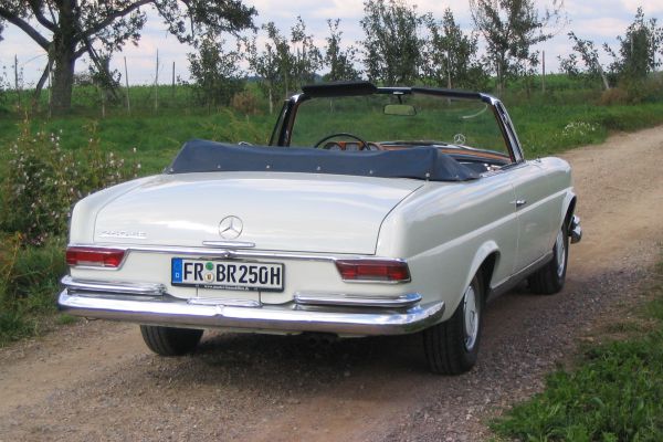 Mercedes-Benz 250 SE Cabriolet