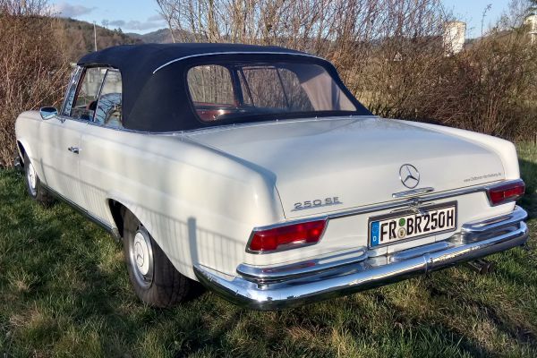 Mercedes-Benz 250 SE Cabriolet