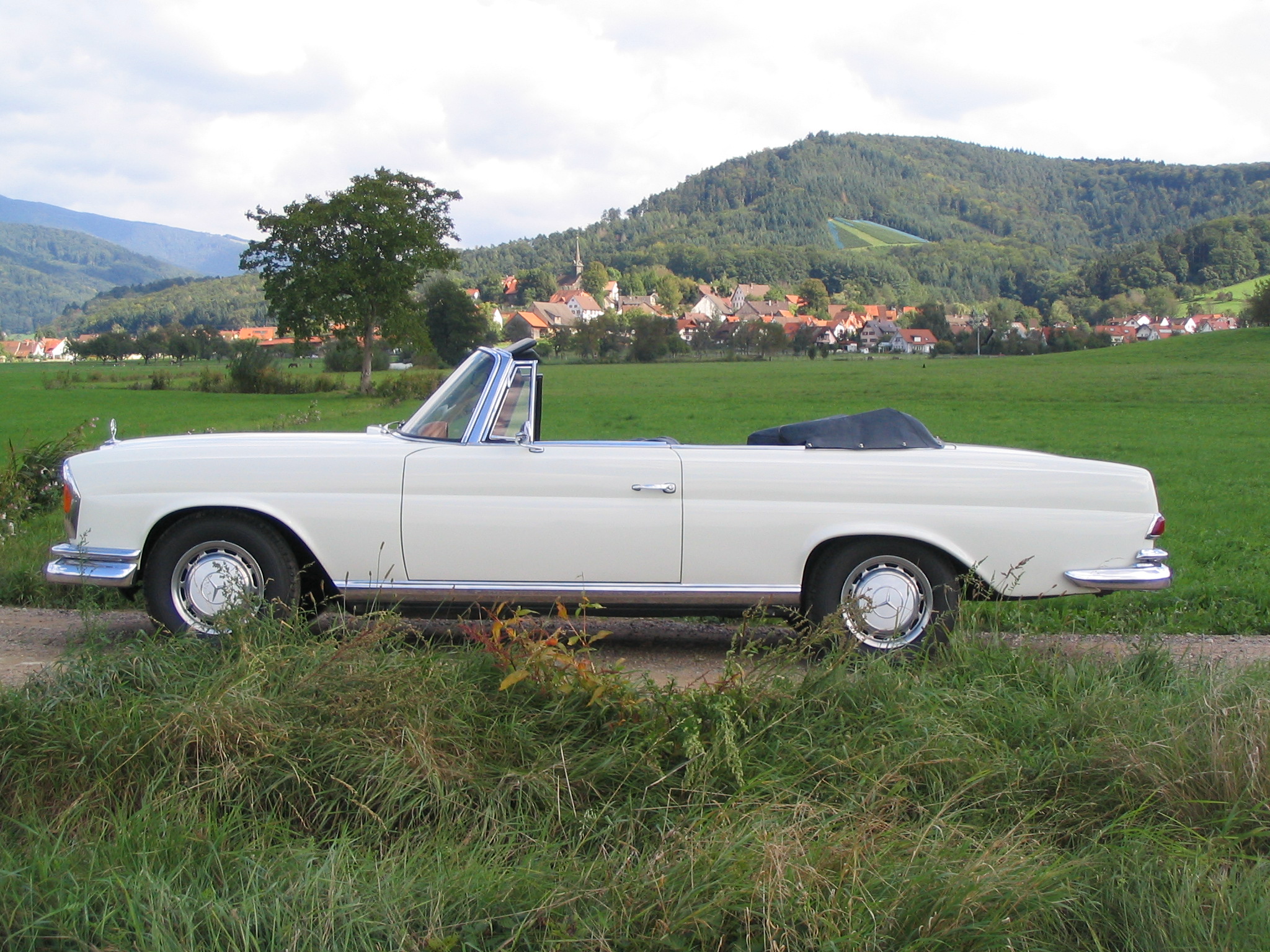 Mercedes-Benz 250 SE Cabriolet